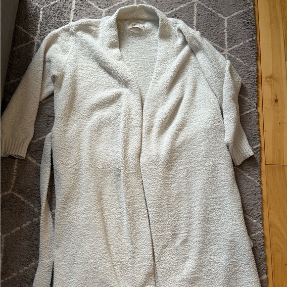 UGG White Textured Fleece Garment - Picture 3 of 3